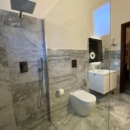 Gorgeous In Center + Free Parking * Taormina